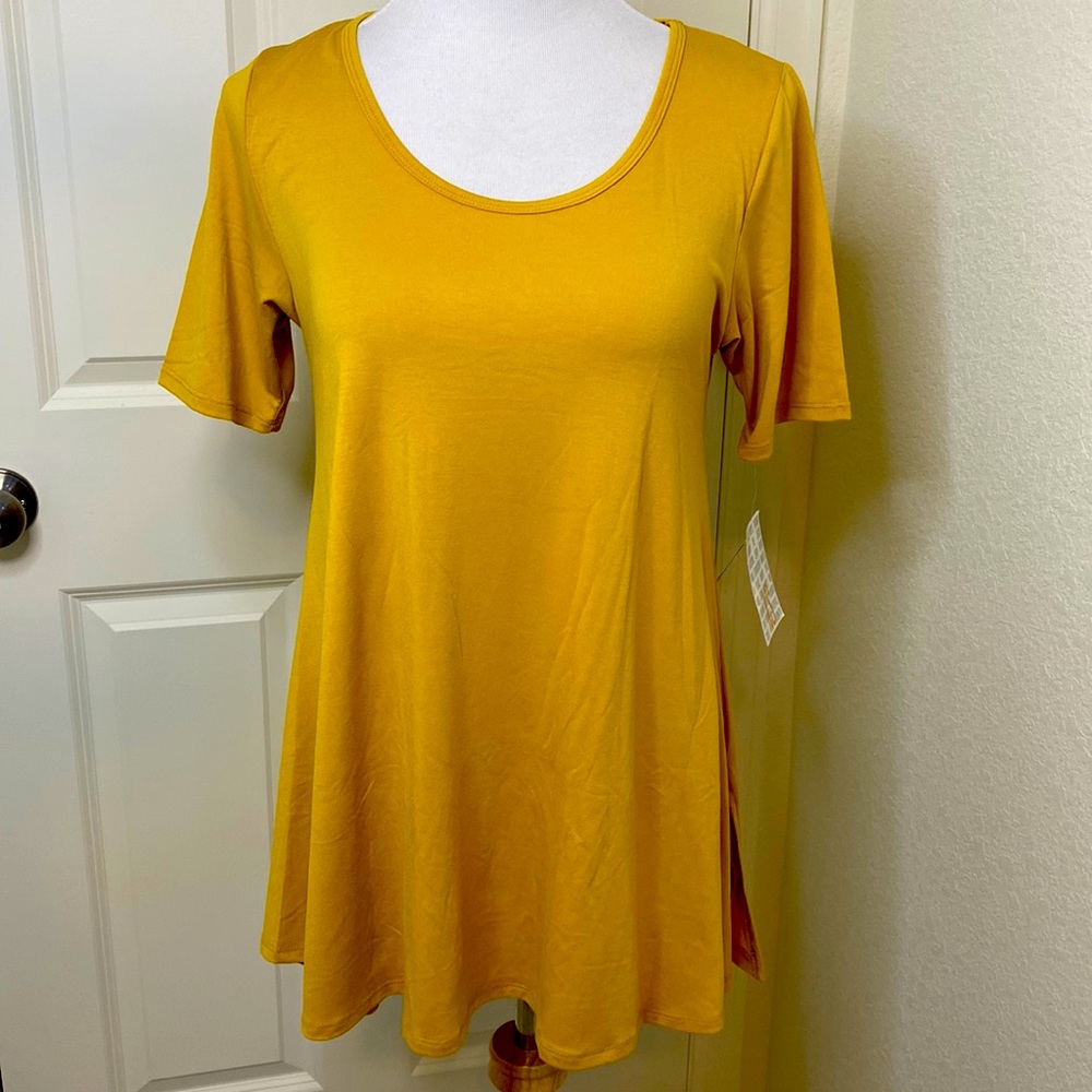 NWT Lularoe Perfect T, XS